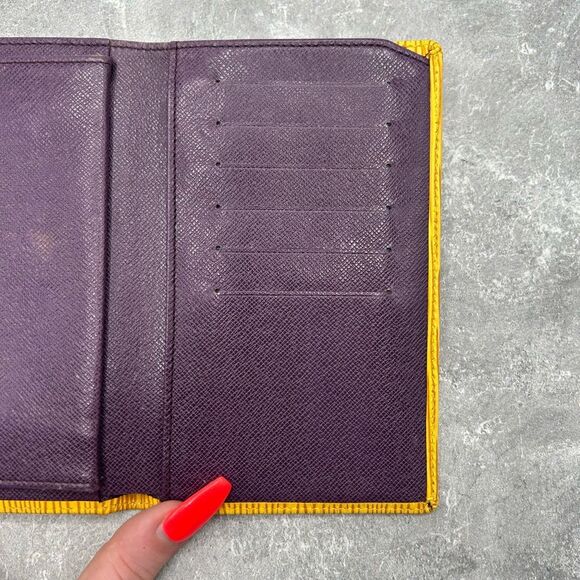 Louis Vuitton Yellow Epi Leather Sarah Trifold Wallet Snap Closure Luxury - Picture 9 of 16